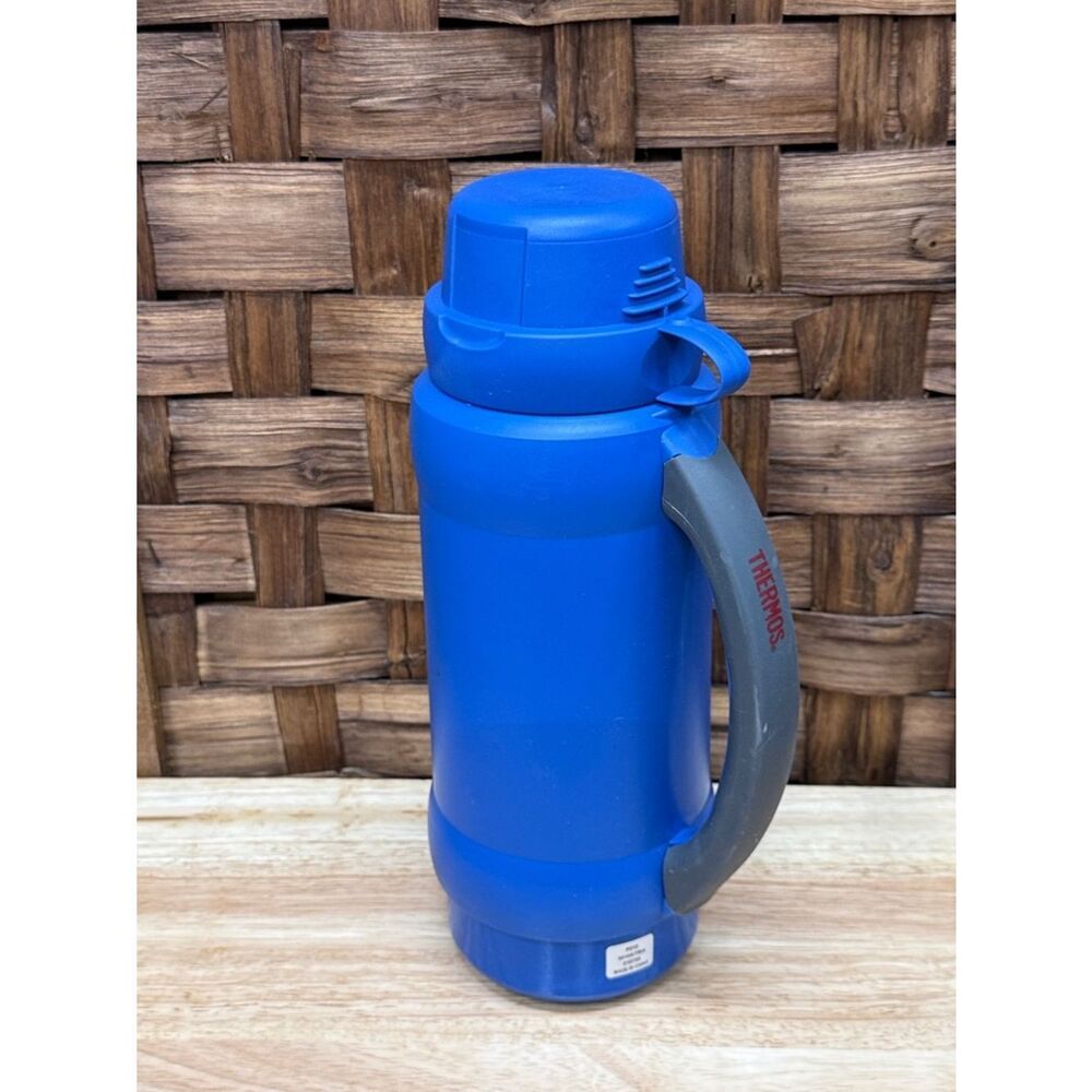 Thermos Blue Insulated Water Bottle with Gray Handle